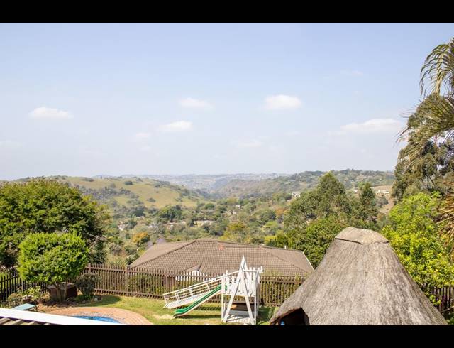 7 BEDROOM HOUSE FOR SALE IN WATERFALL